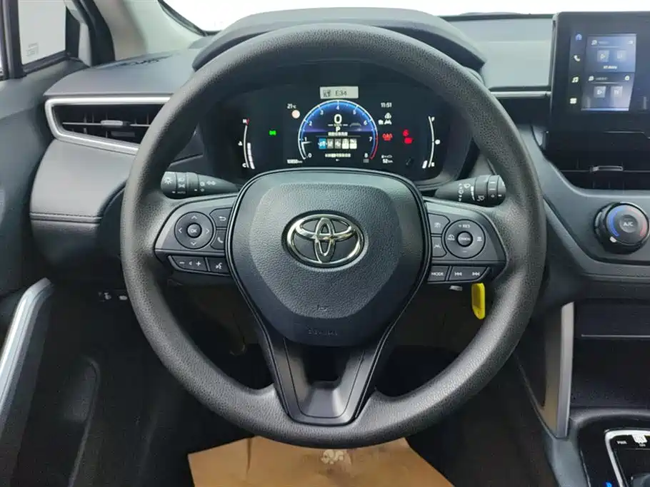 Toyota Corolla Cross 2024 Model 2.0L Pioneer Edition фото 15
