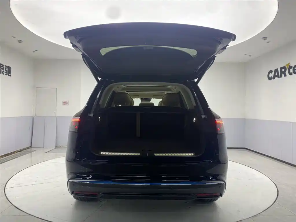 AITO Wenjie AITO M8 2025 Range Extender Max+ Edition 53.4kWh 5-seater фото 6