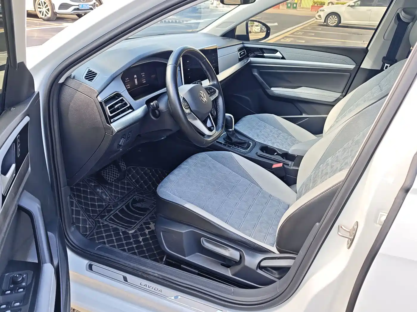 Volkswagen Lavida 2023 280TSI DSG Comfort Edition фото 12