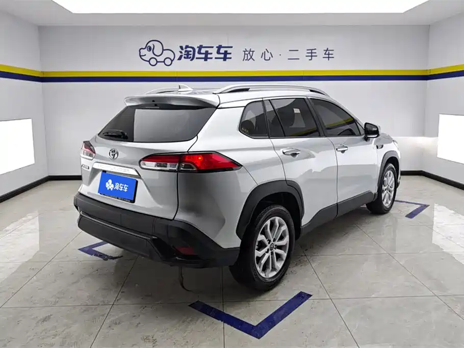 Toyota Frontlander 2023 2.0L CVT Leading Edition фото 3