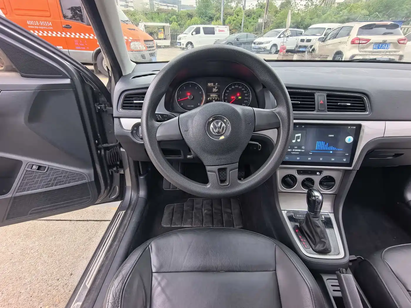 Volkswagen Lavida 2013 Facelift Classic 1.6L Automatic Comfort фото 7