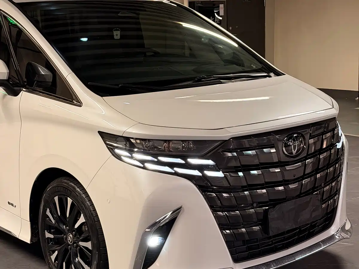 Toyota Alphard 2024 Hybrid 2.5L Ultimate Enjoyment Edition фото 11