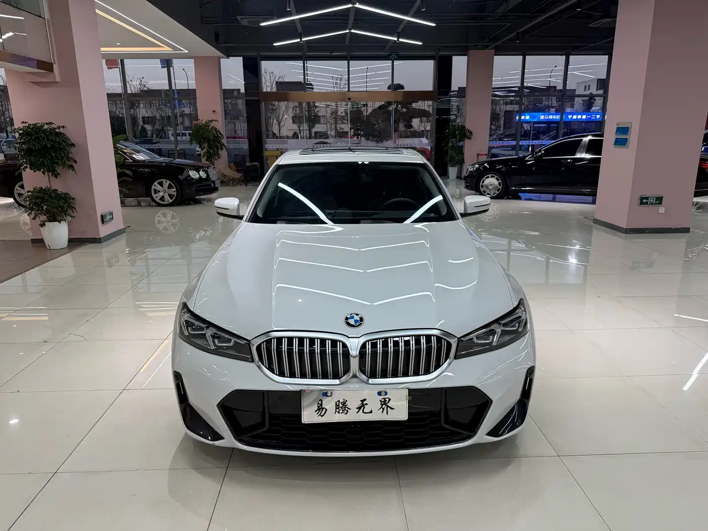 BMW 3 Series 2024 320i M Sport Package фото 3