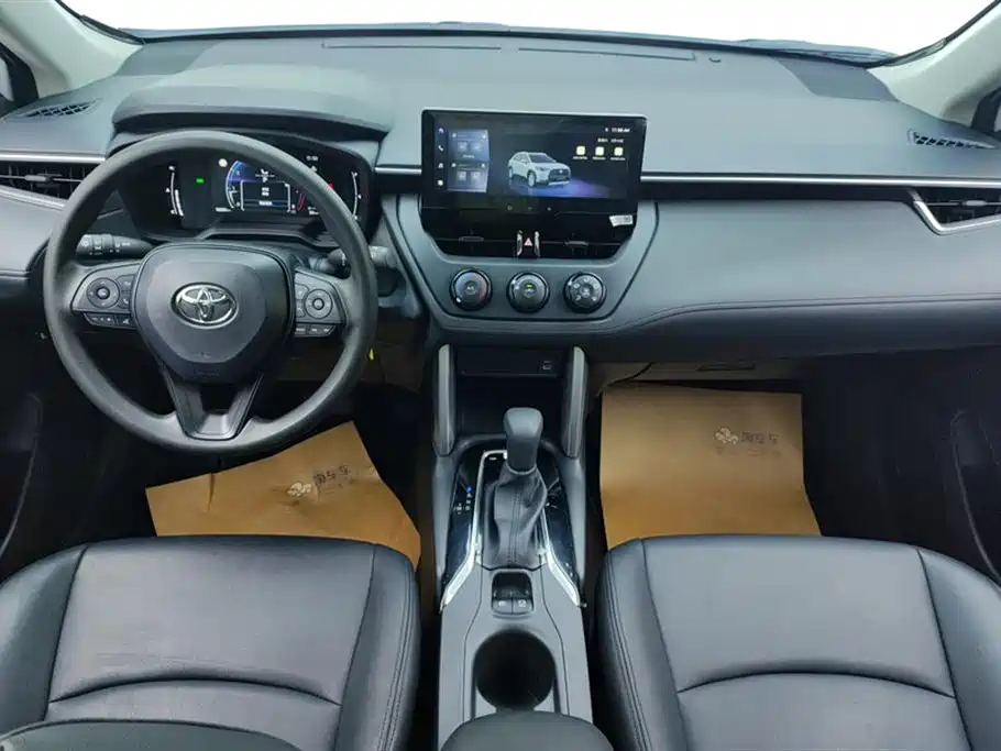 Toyota Corolla Cross 2024 Model 2.0L Pioneer Edition фото 12