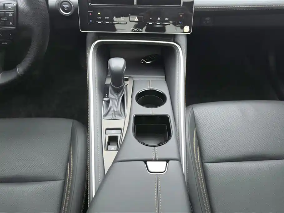 Toyota Avalon 2024 Hybrid 2.0L Luxury Edition фото 16