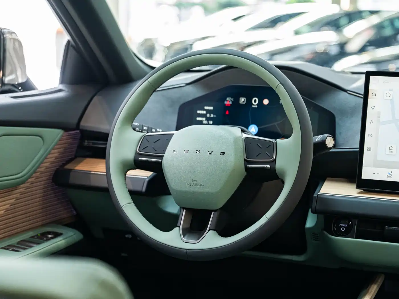 Lexus ES 2025 Model 300h Base Version фото 14