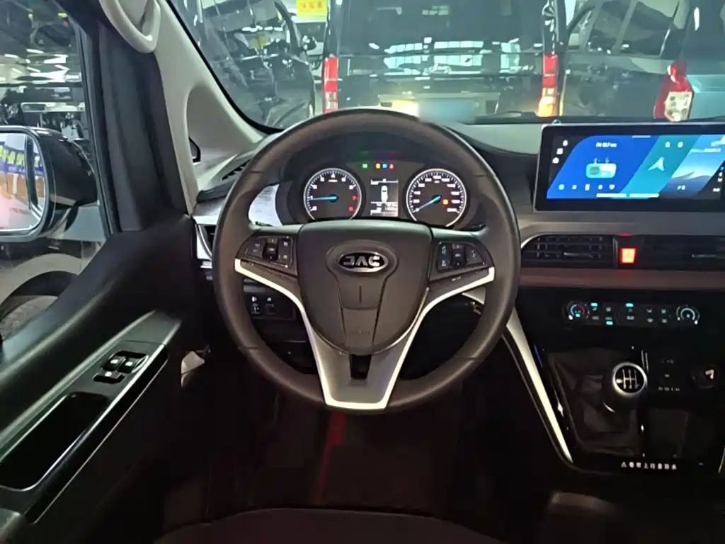 JAC Refine M3 2024 2023 PLUS 1.5T 7/8-seater Smart Connect Edition