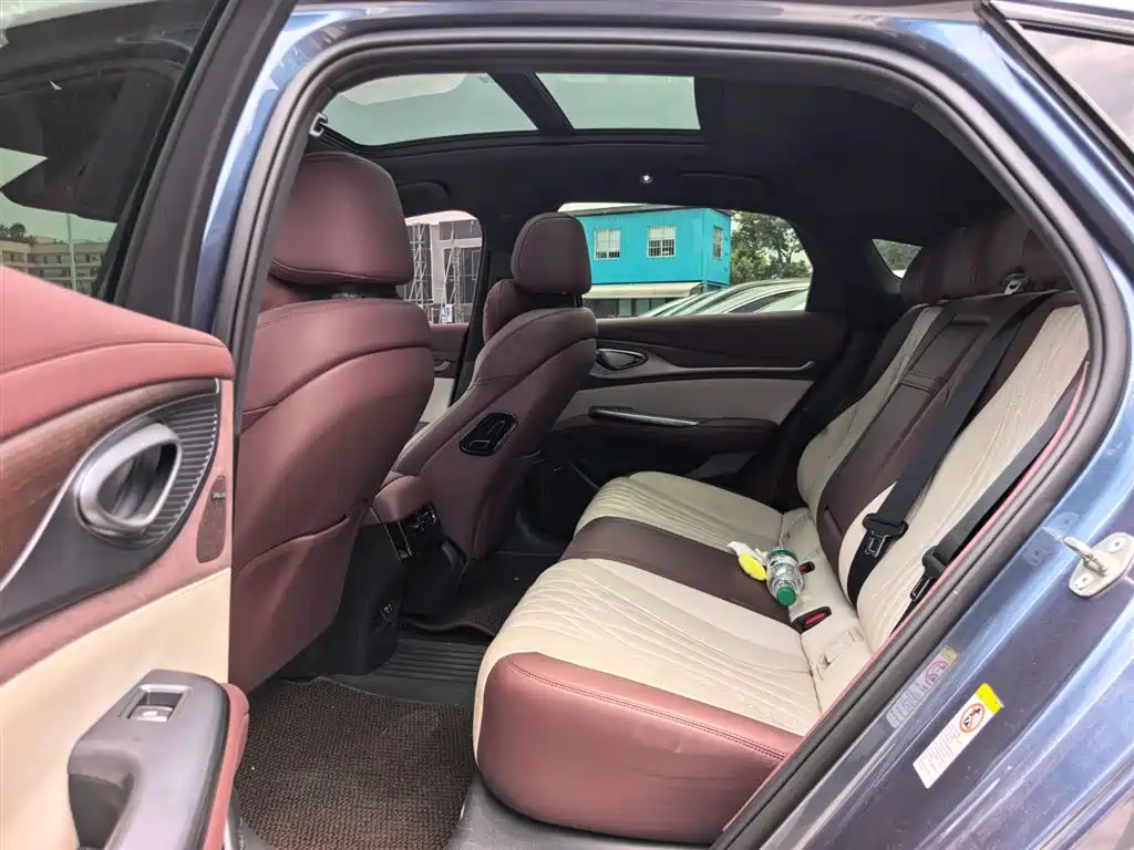 BYD Seal 2023 DM-i 1.5T 121km Flagship фото 11