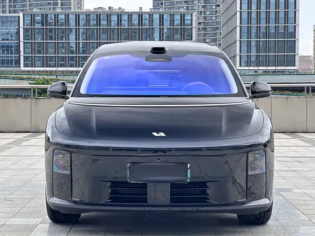 Li Auto i8 Стандарт