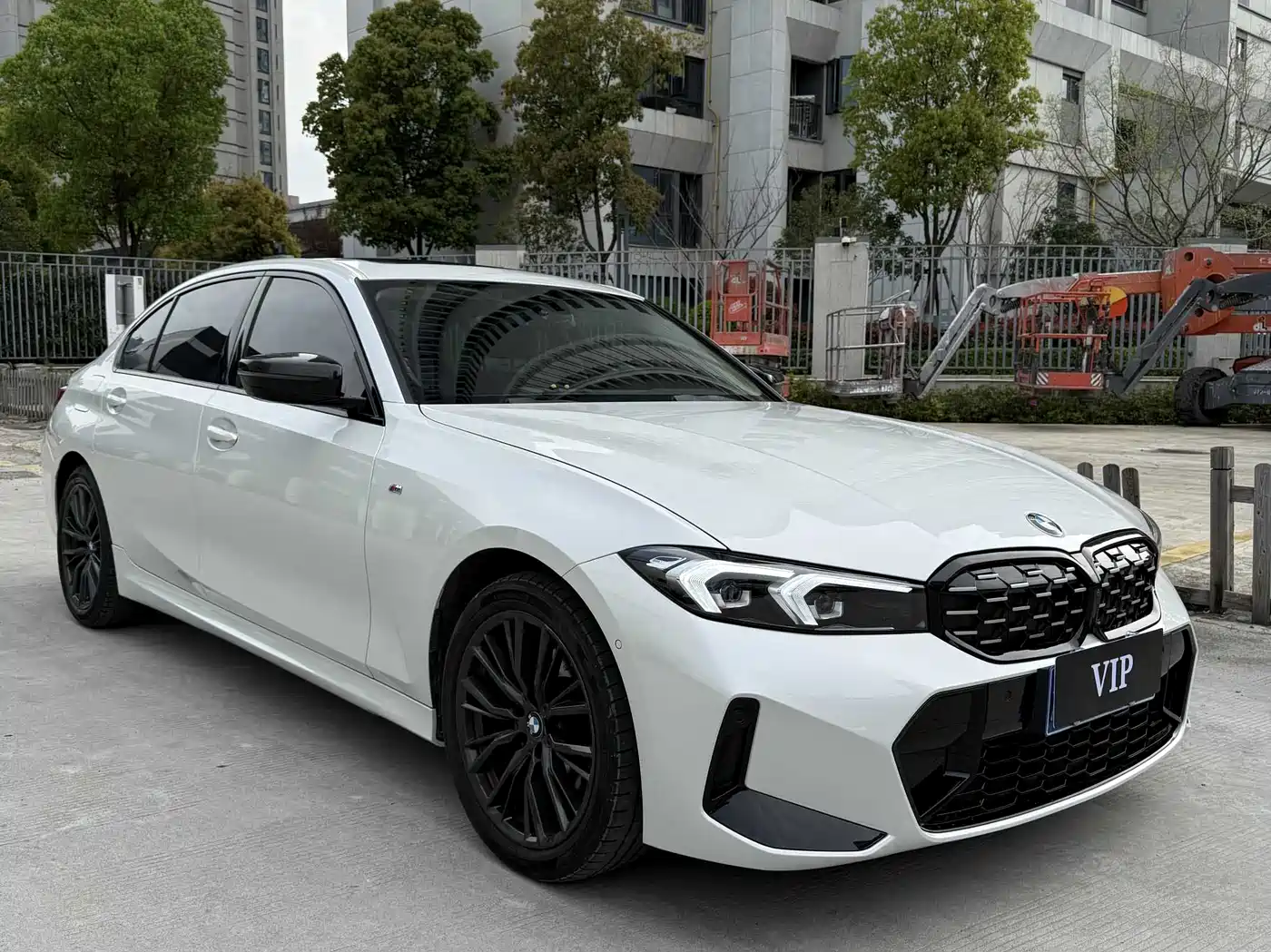 BMW 3 Series 2024 325Li M Sport Shadowline Package фото 3