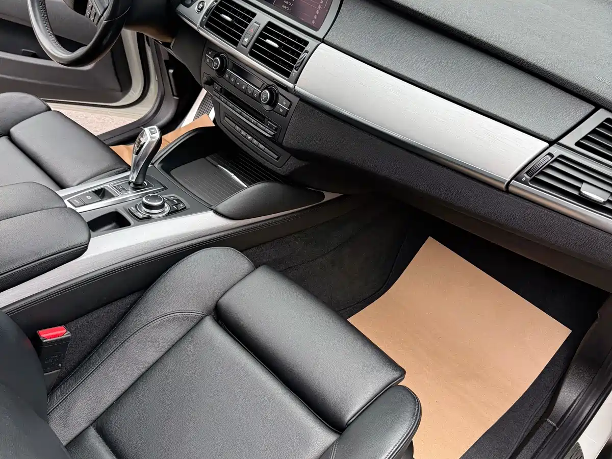 BMW X5 M 2010 X5 M фото 14