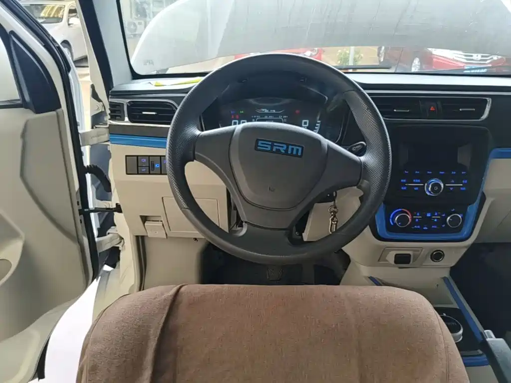 SRM Xinyuan Good Luck 2024 2023 Standard Passenger Vehicle