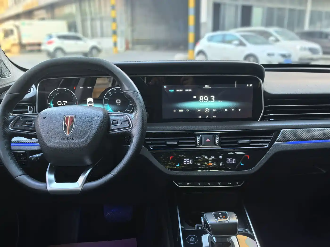 Photo 11 - Hongqi HS5