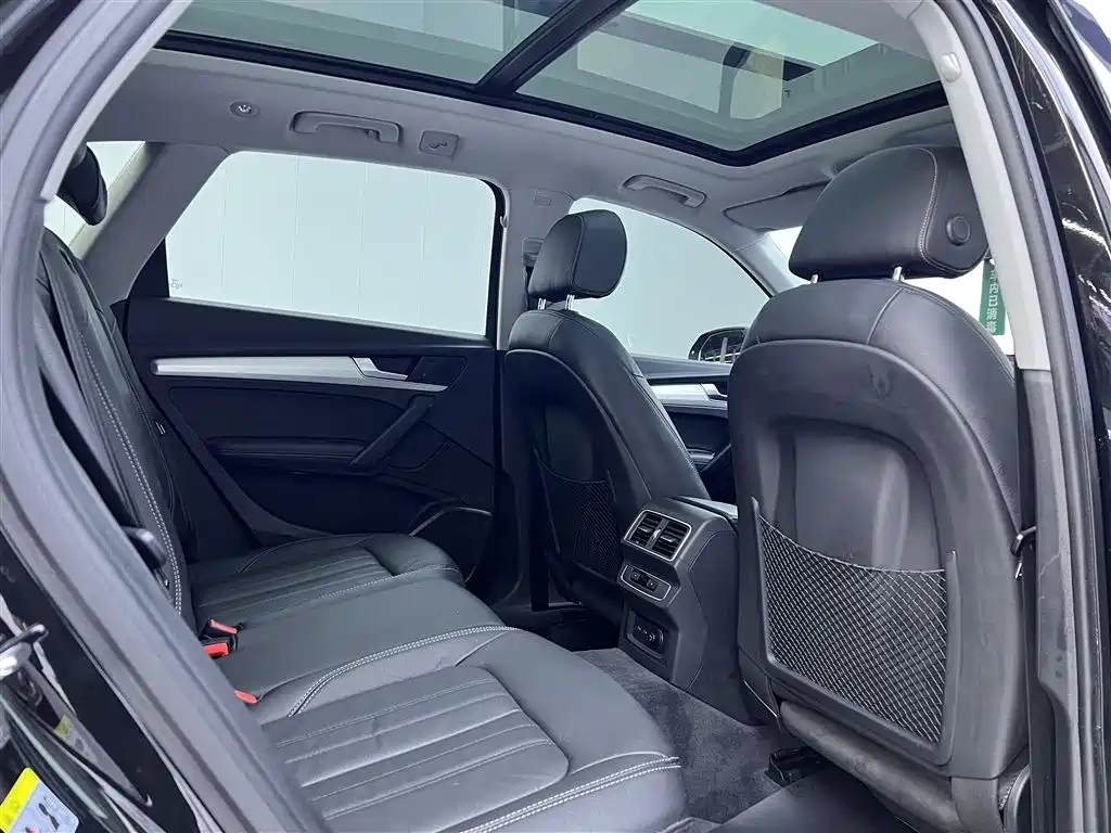 Audi Q5L 2020 Facelift 40 TFSI Honor Fashion фото 24