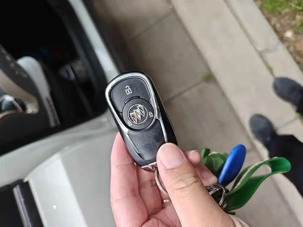 Buick Encore 2021 332T CVT Elite фото 12