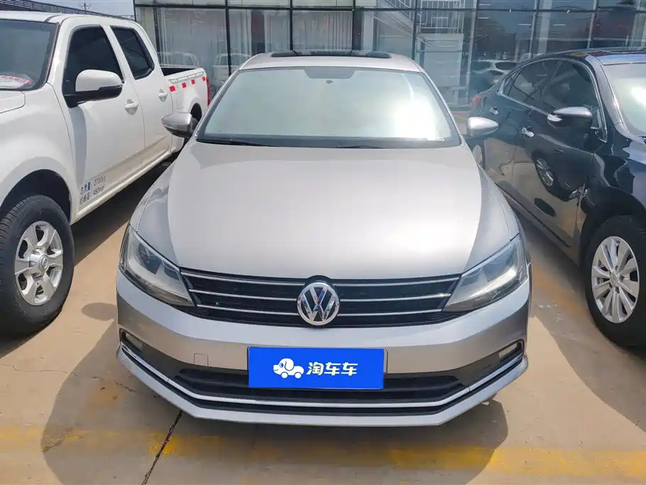 Volkswagen Sagitar 2015 230TSI Automatic Comfort фото 2