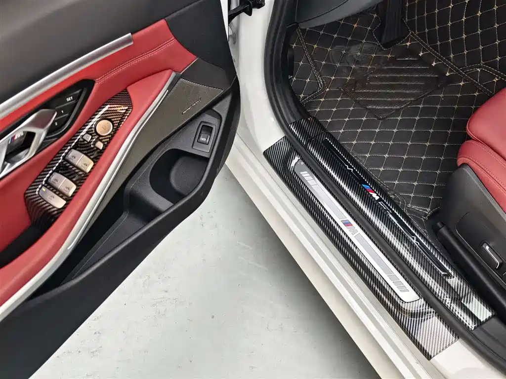 BMW 3 Series 2024 330Li M Sport Shadowline Package фото 15