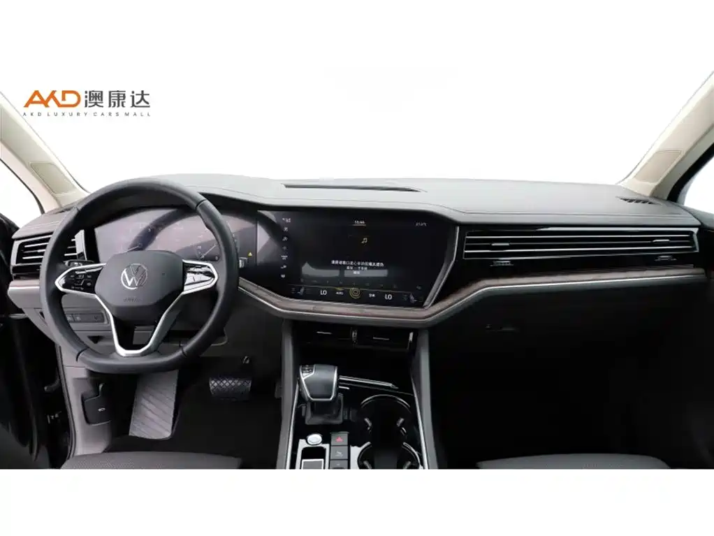 Volkswagen Touareg 2021 3.0TSI Sharp Edition with Gloss Black Sports Package фото 5