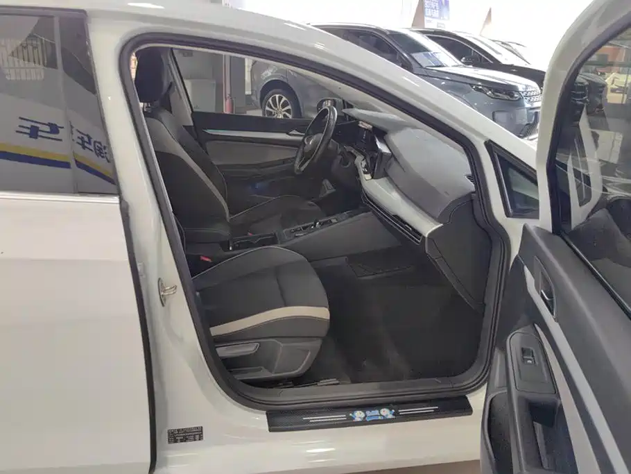 Фото 8 - Volkswagen Golf
