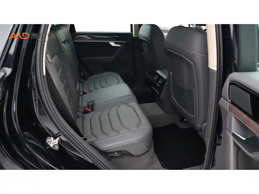 Volkswagen Touareg 2021 3.0TSI Sharp Edition with Gloss Black Sports Package фото 8