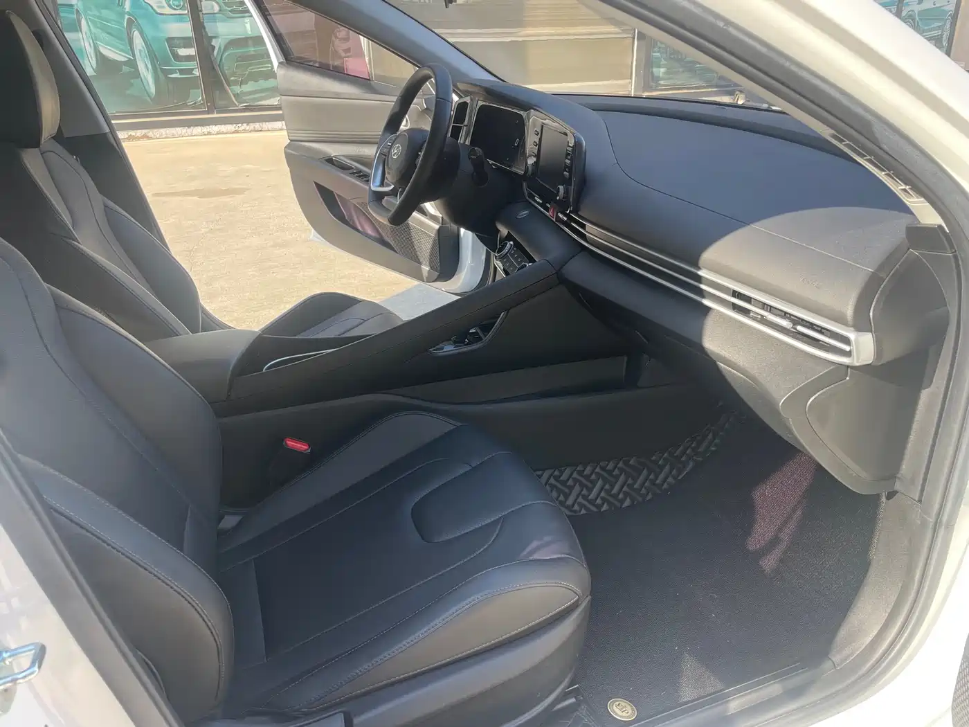 Hyundai Elantra 2021 1.5L CVT GLX Elite Edition фото 10