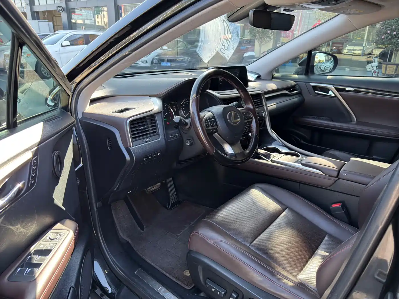 Lexus RX 2020 Facelift 450h AWD Elegance Edition фото 4