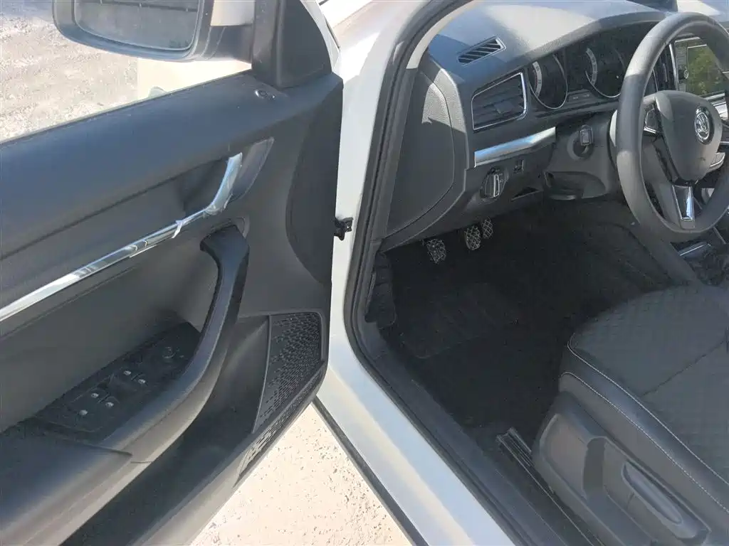 Škoda Kamiq 2018 1.5L Manual Comfort Version China VI фото 12