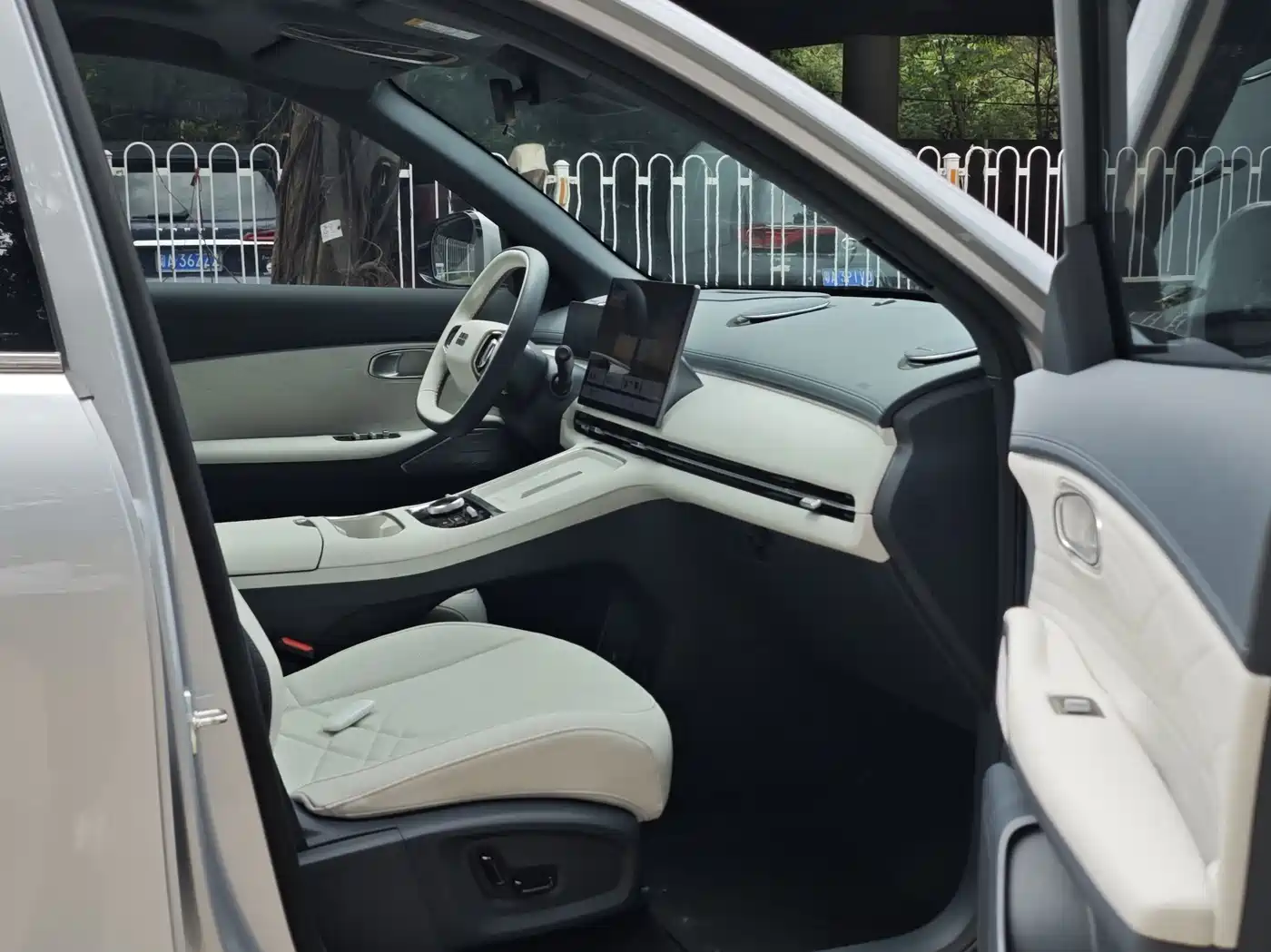 Geely Galaxy Galaxy Starship 7 EM-i 2025 120km Navigation Edition фото 6