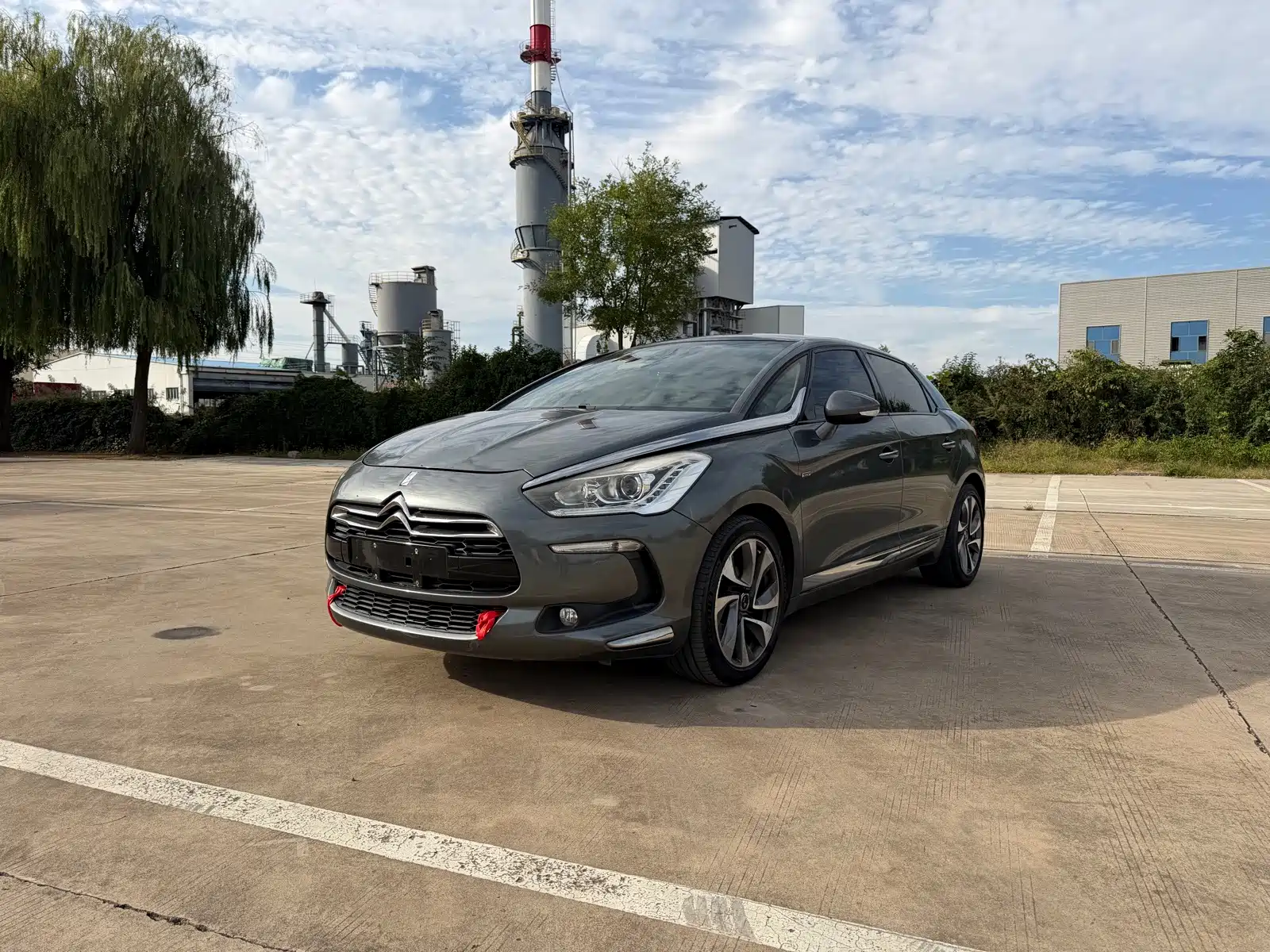 Фото 1 - DS 5