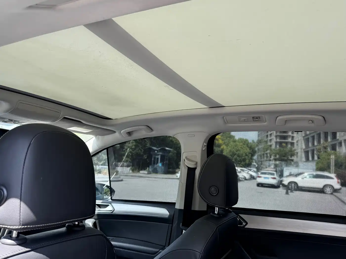 Фото 11 - Volkswagen Touran
