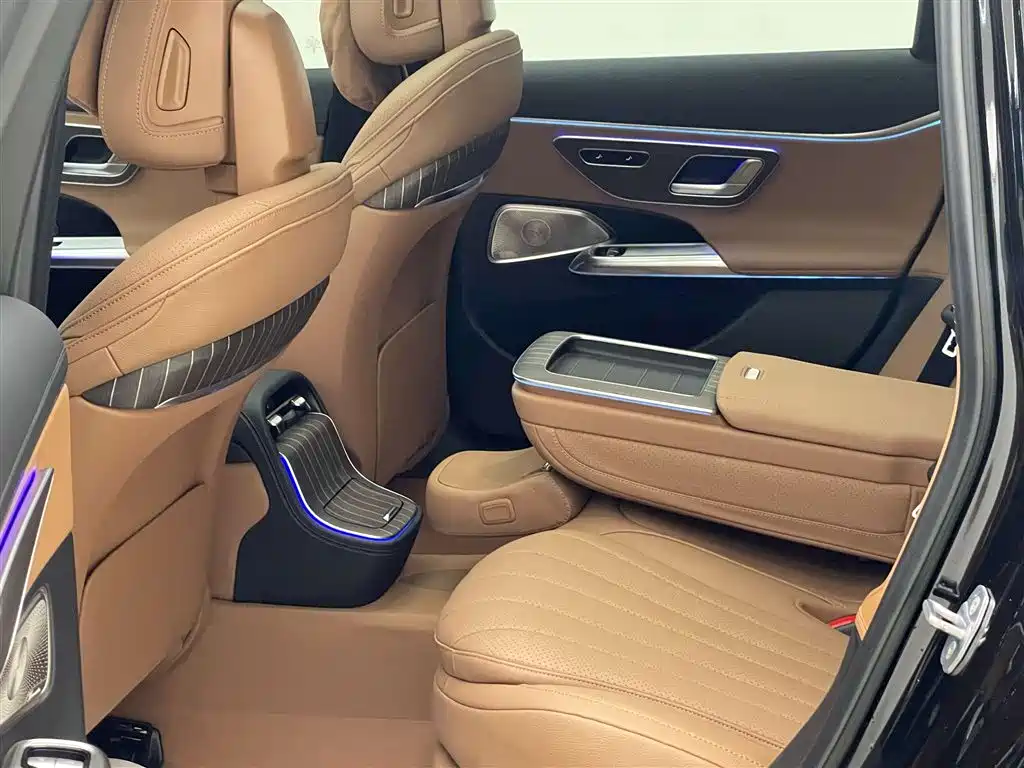 Mercedes-Benz E-Class 2024 E 300 L Fashion фото 13