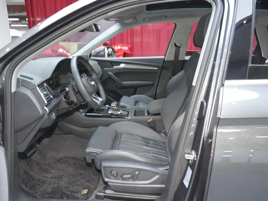 Audi Q5L 2022 Facelift 40T Luxury Dynamic фото 17