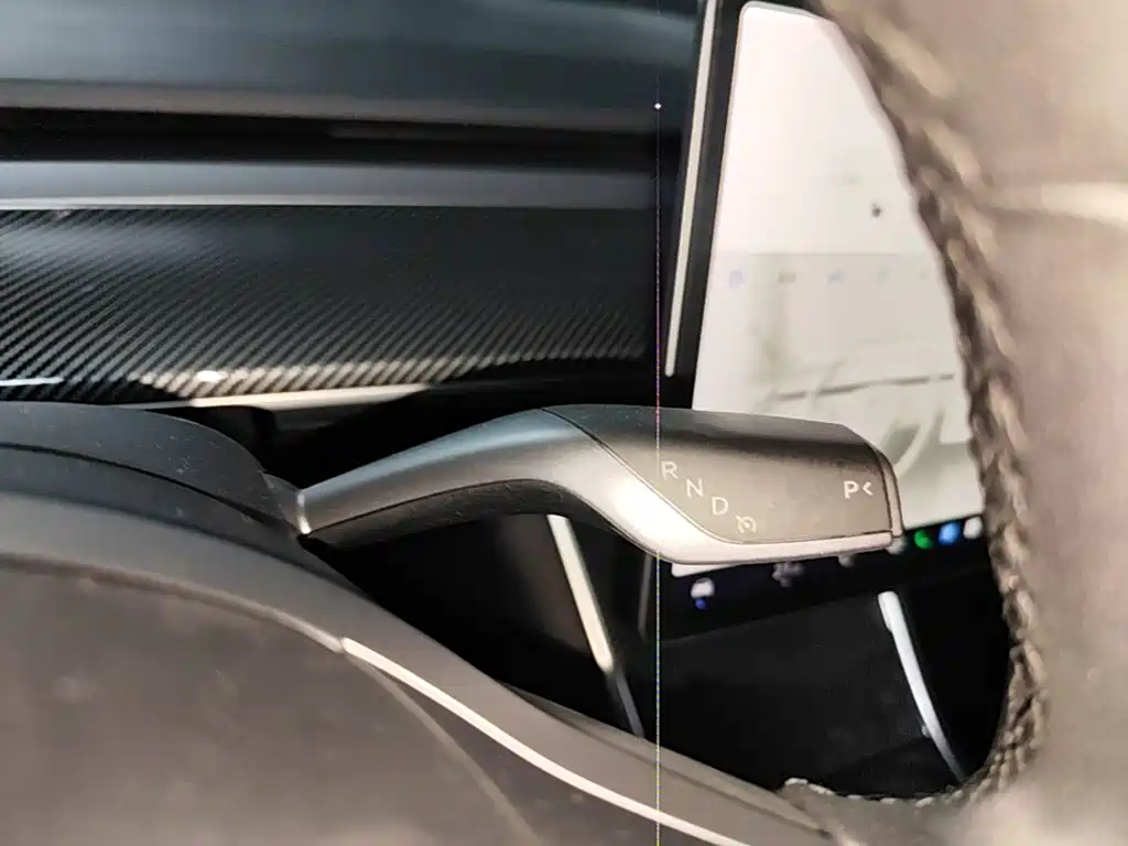 Фото 14 - Tesla Model 3