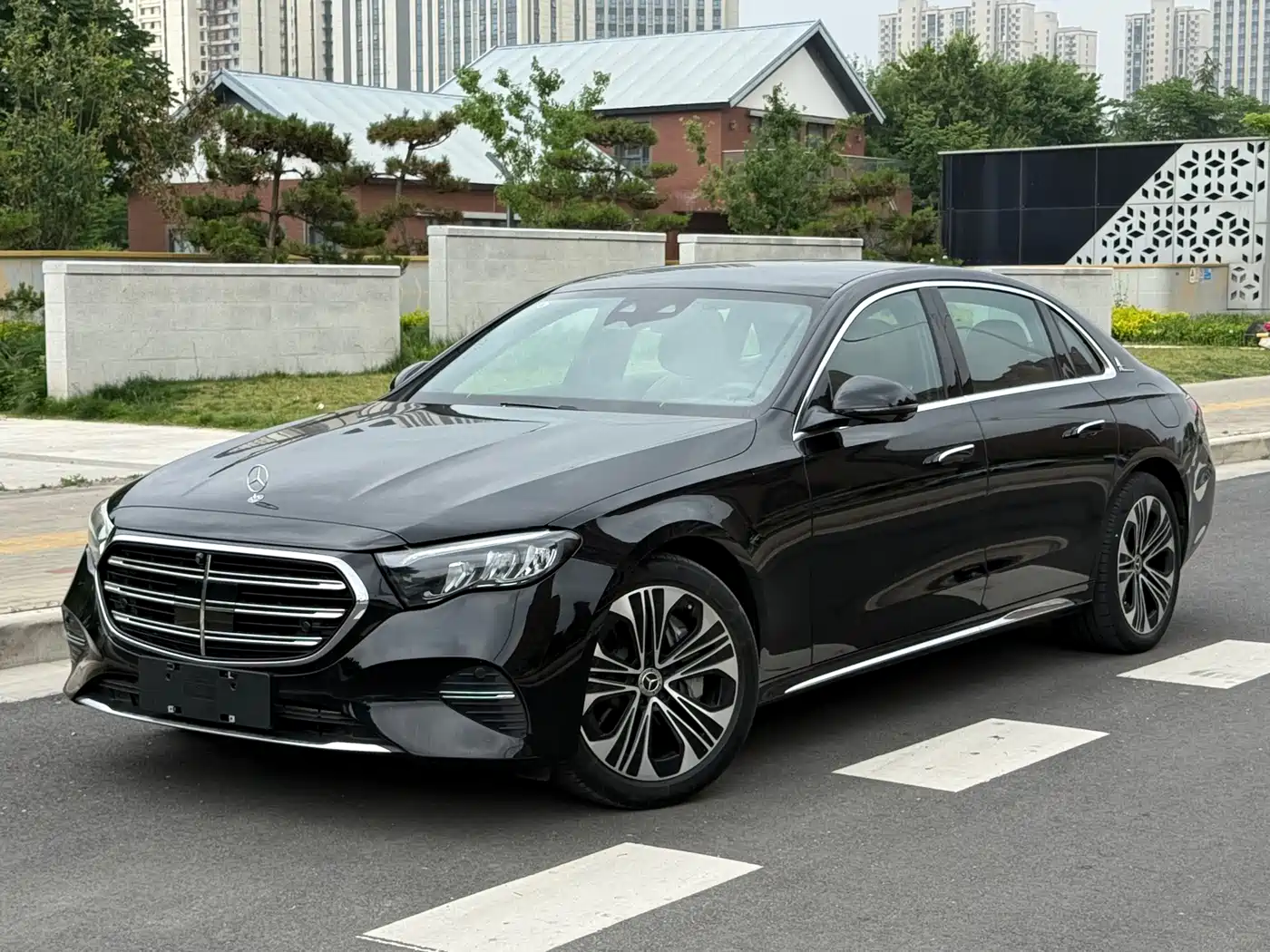 Mercedes-Benz E-Class New Energy 2024 E 350 e L Plug-in Hybrid Sedan