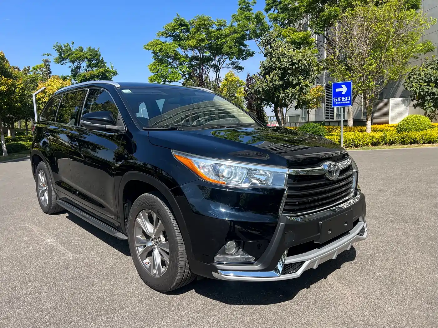TOYOTA HIGHLANDER