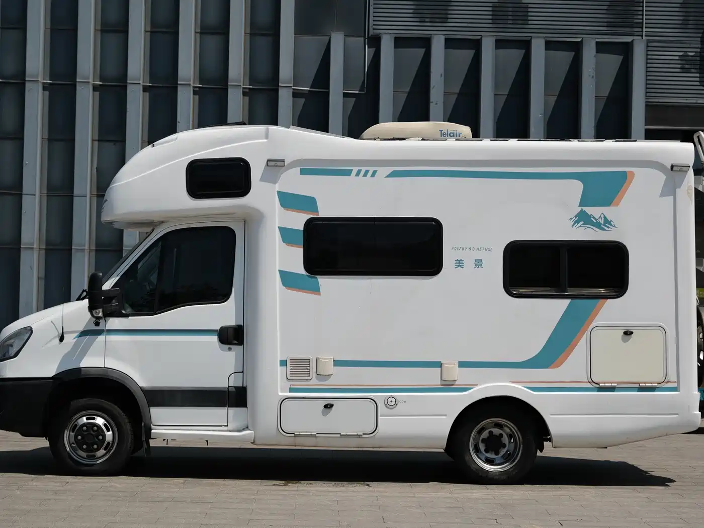 Iveco Daily 2019 2020 3.0T Automatic 4.5-ton Chassis Long Wheelbase Single Cab F1C