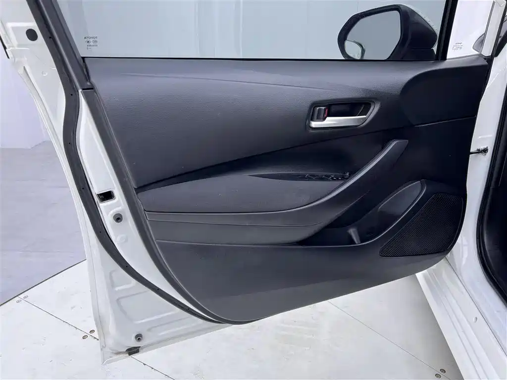 Toyota Corolla 2019 1.2T S-CVT GL Pioneer Edition фото 17