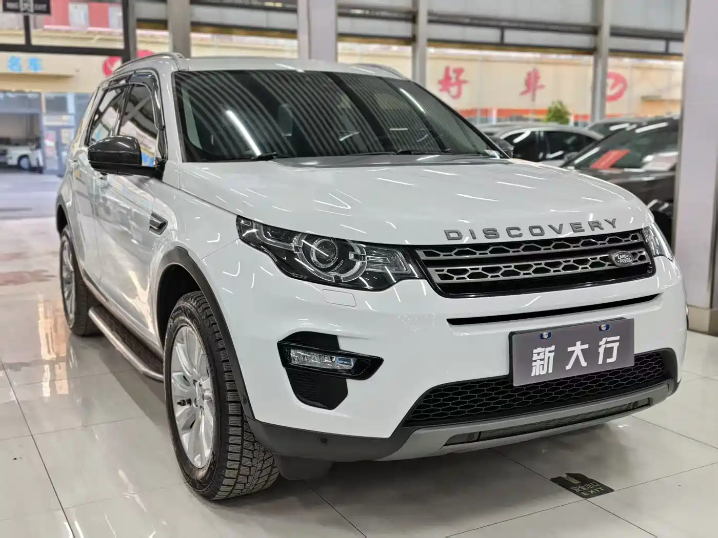 Land Rover Discovery Sport 2018 240PS SE Edition фото 3