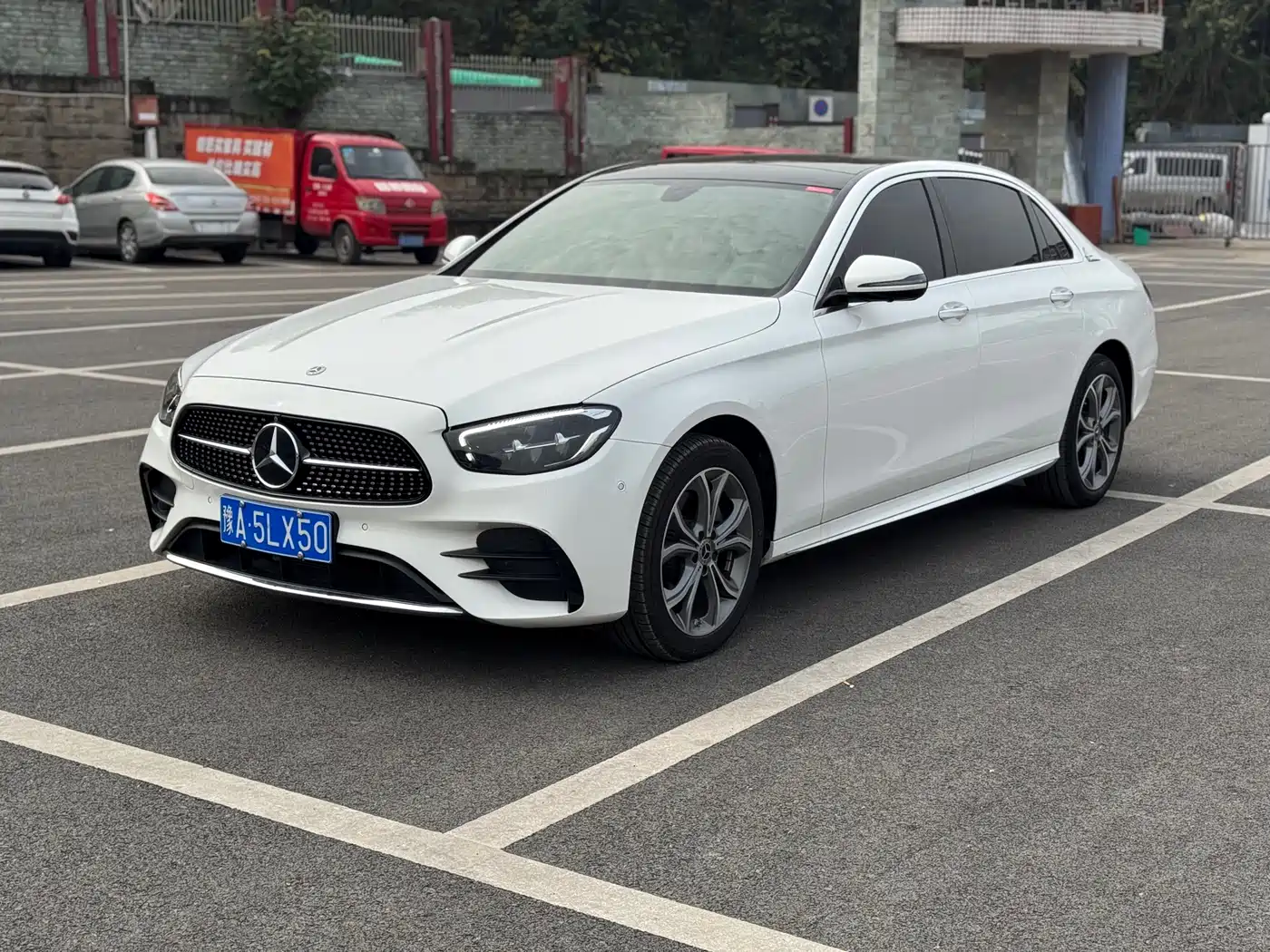 MERCEDES-BENZ E CLASS