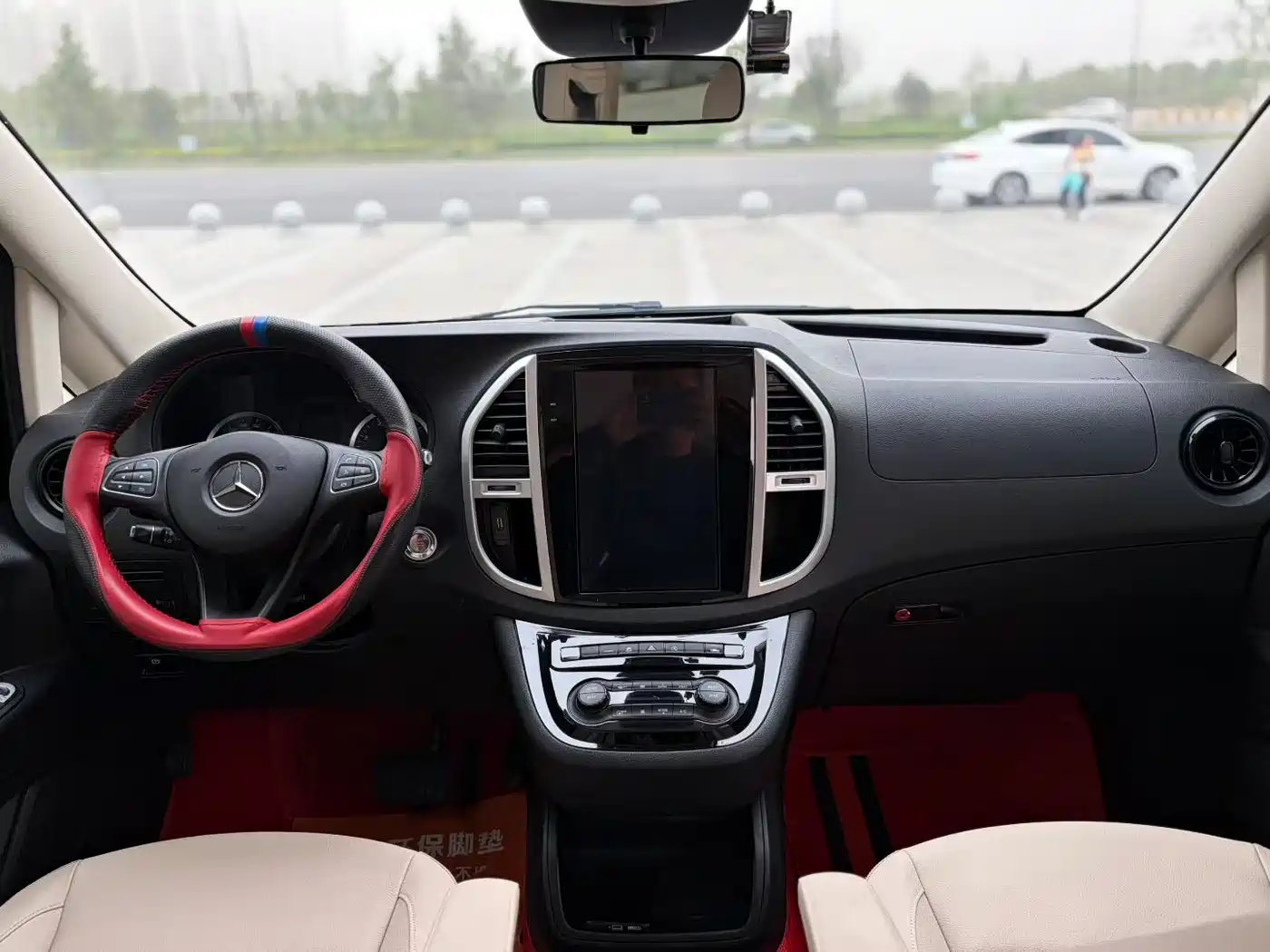 Mercedes-Benz Vito 2023 2.0T Elite 7-Seater фото 9