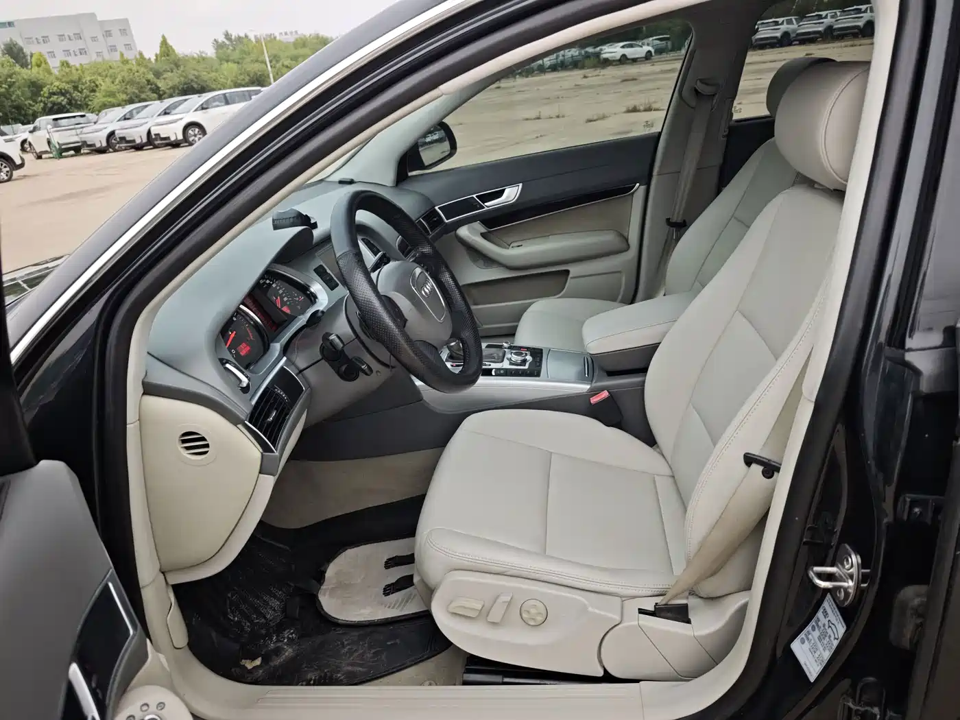Фото 10 - Audi A6L