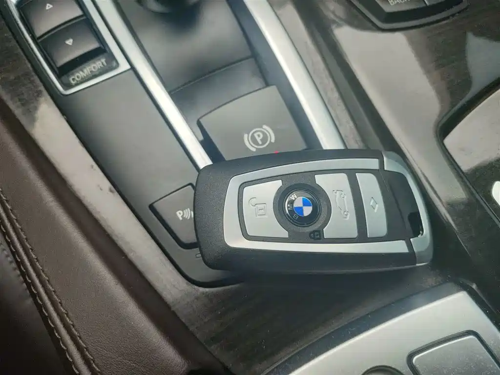 BMW 5 Series 2017 525Li Luxury Design Package фото 9