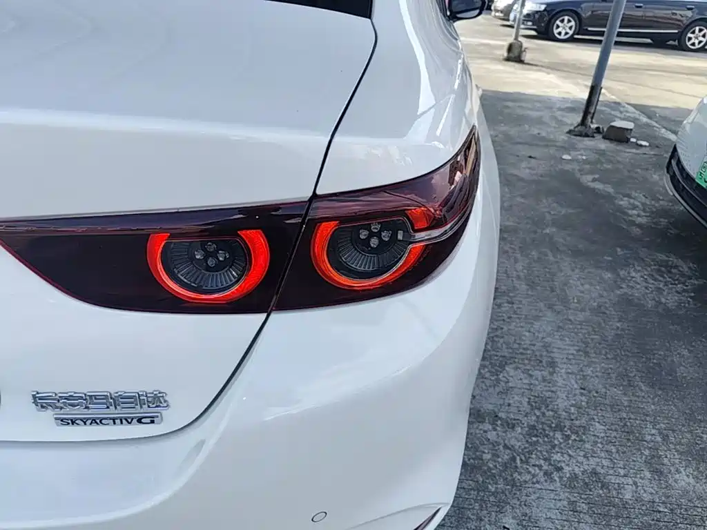 Фото 8 - Mazda Mazda 3