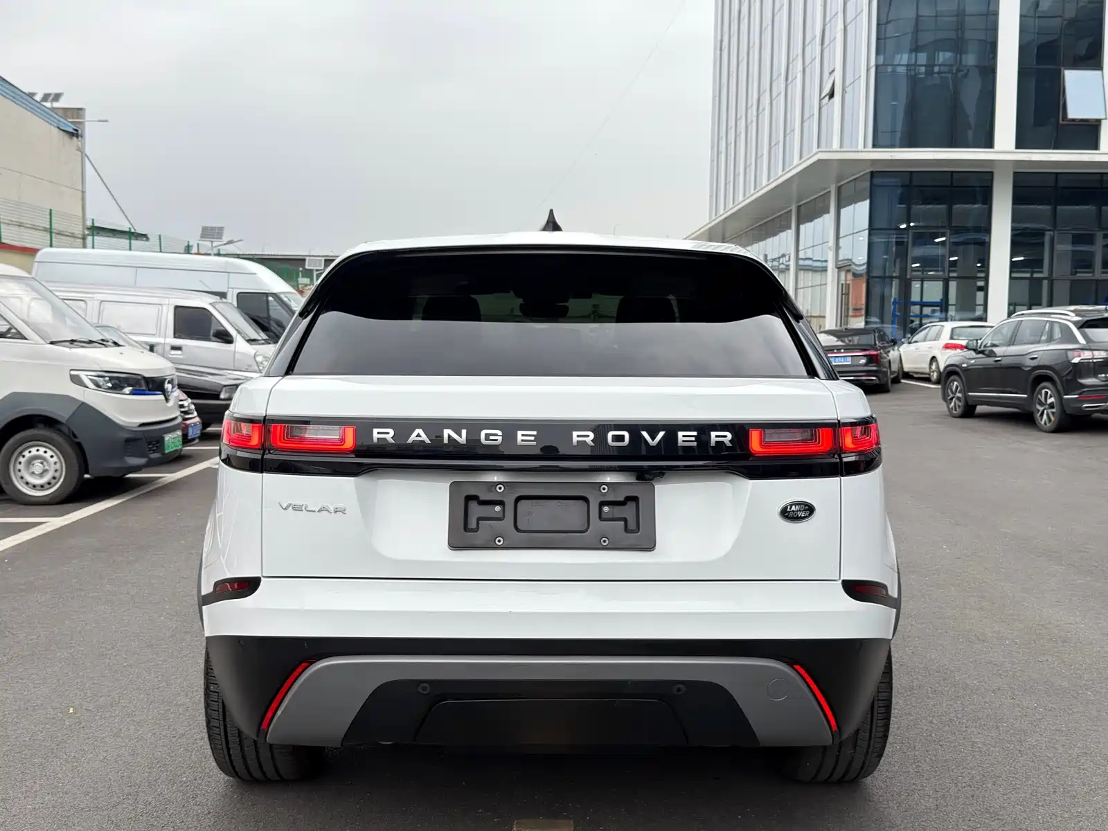 Фото 13 - Land Rover Range Rover Velar