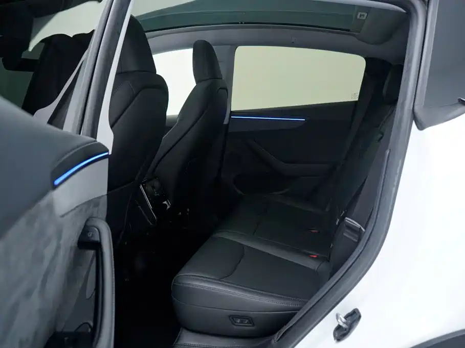 Фото 6 - Tesla Model Y