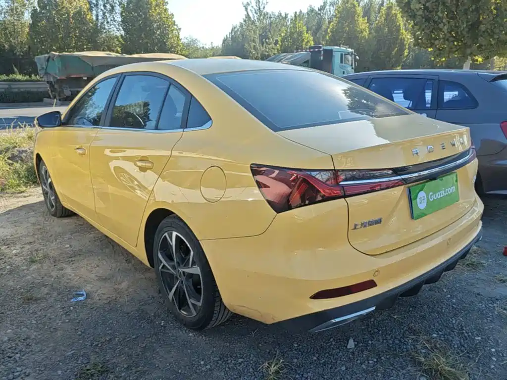 Фото 5 - Roewe i5