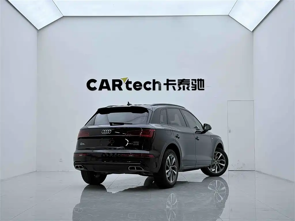Audi Q5L 2024 Model 40 TFSI Luxury Dynamic фото 4