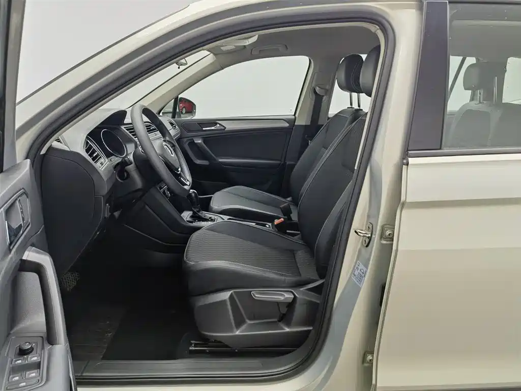 Volkswagen Tiguan L 2018 330TSI Automatic 2WD Trend Edition фото 10