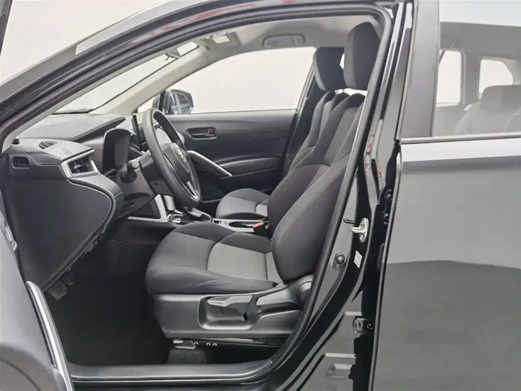 Toyota Frontlander 2024 2.0L CVT Elite Edition фото 10