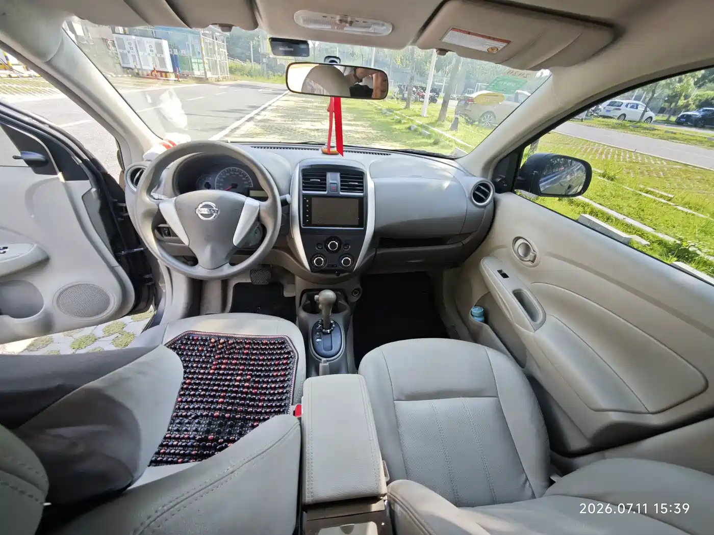 Photo 8 - Nissan Sunny
